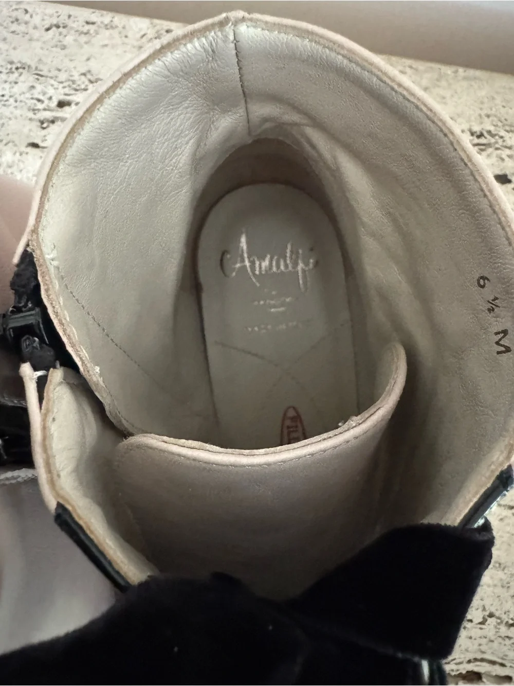 NWOB Amalfi by Rangoni Rebe bootie in soft blush leather. Size 6.5. MSRP $396